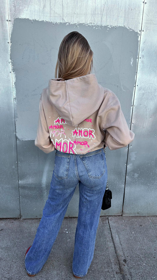 Estampados con mensaje: por qué “Amor Amor Amor” no es solo una frase bonita