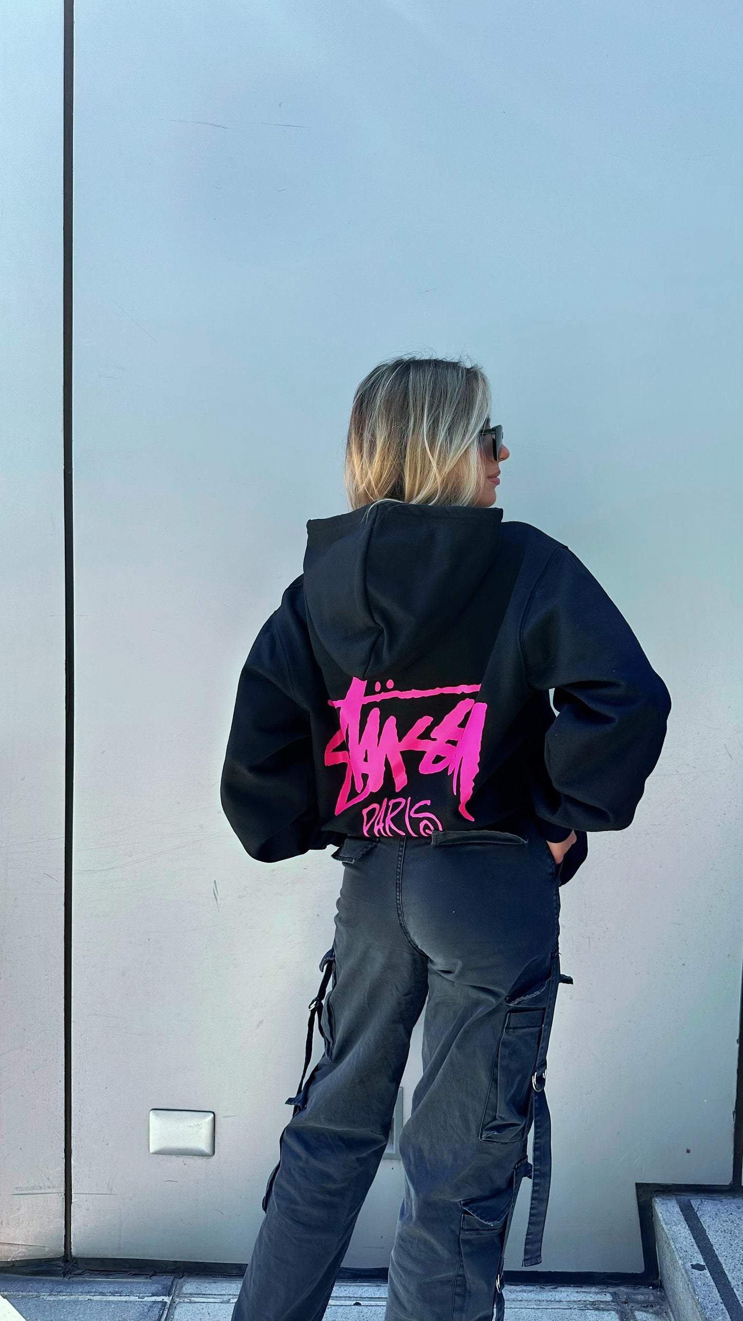 Polerón Stussy Negro c/ Fucsia