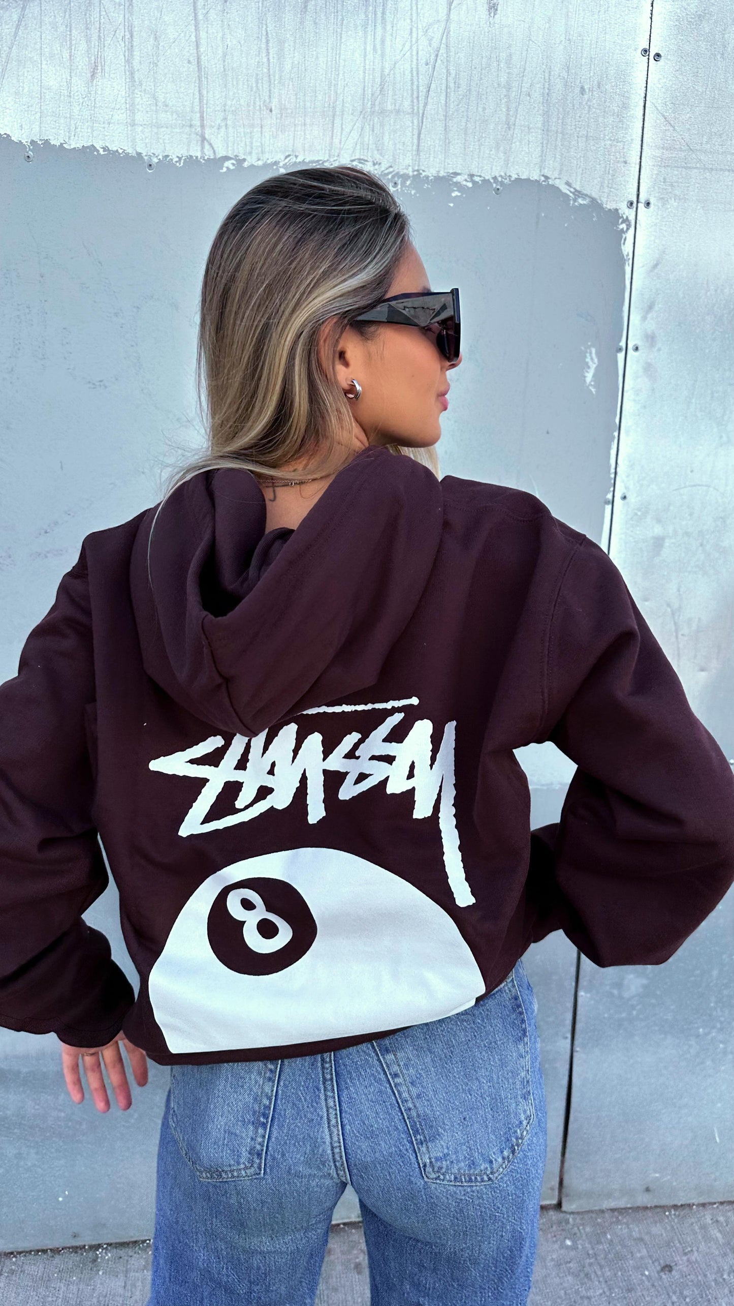 Poleron Oversize "Stussy" Bola 8 café chocolate