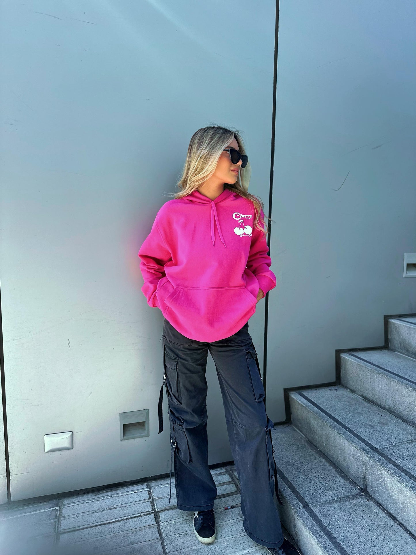Polerón Oversize Cherry Girl - Comodidad y Estilo Fresco The Girly Club