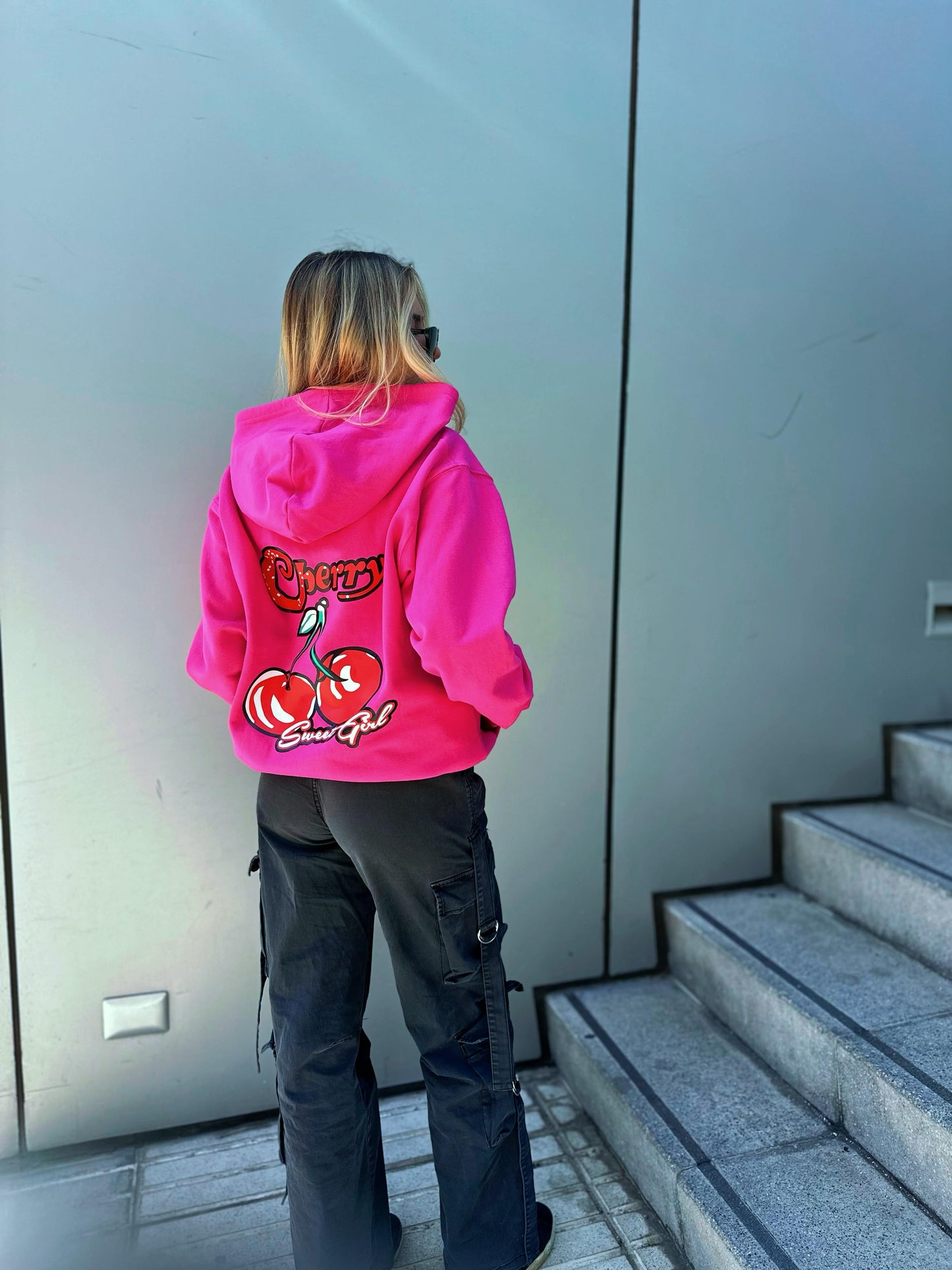 Polerón Oversize Cherry Girl - Comodidad y Estilo Fresco The Girly Club